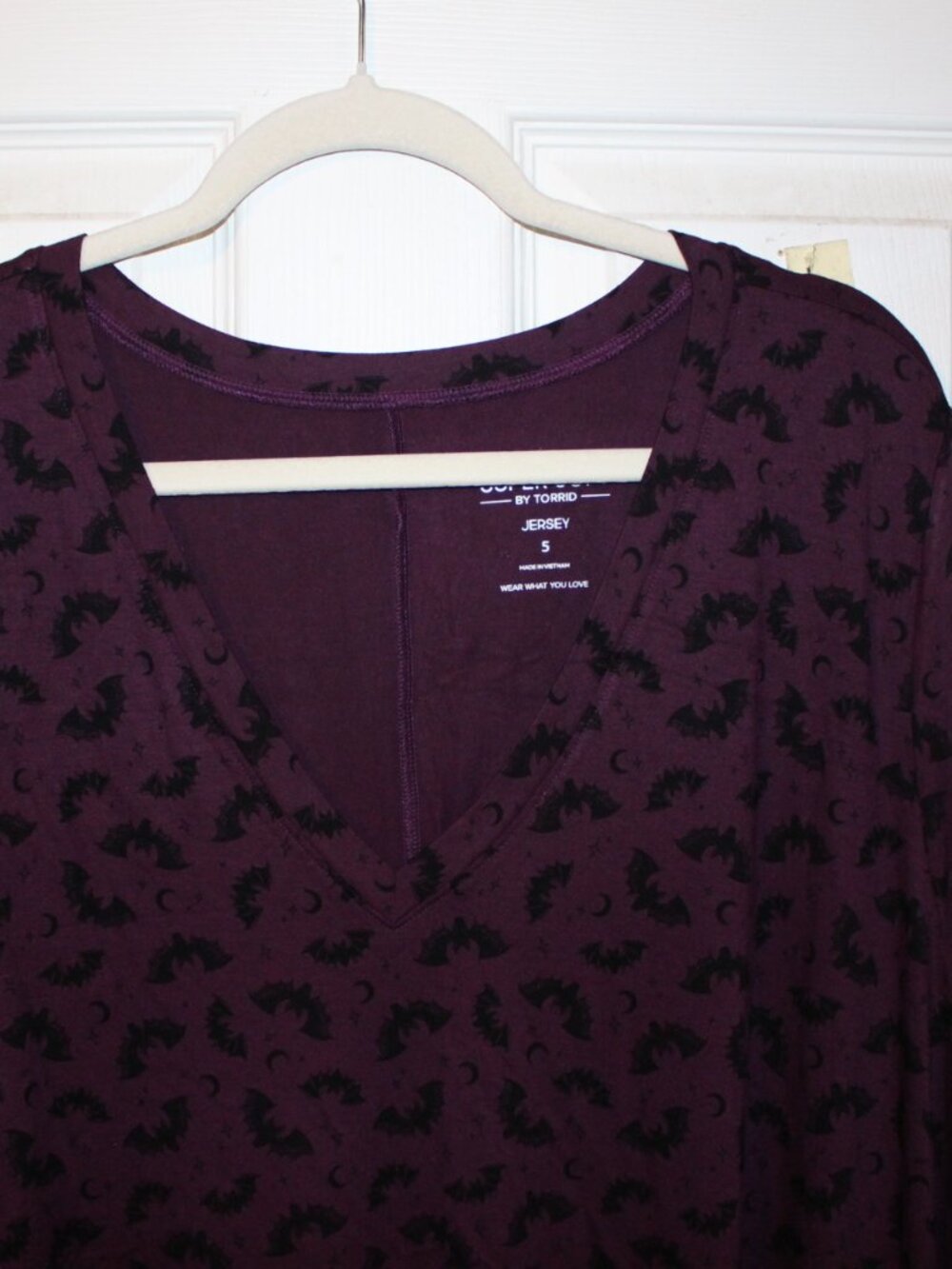 NWT Torrid, super soft, "BATS" tunic, purple and black, 5X(28W) CUTE! - Picture 7 of 8